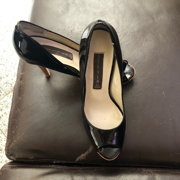 Heels - Picture 3 of 5